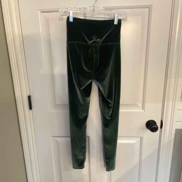 Beyond Yoga Velvet Velour Motion High Waisted Midi Legging 33531 - Picture 7 of 16